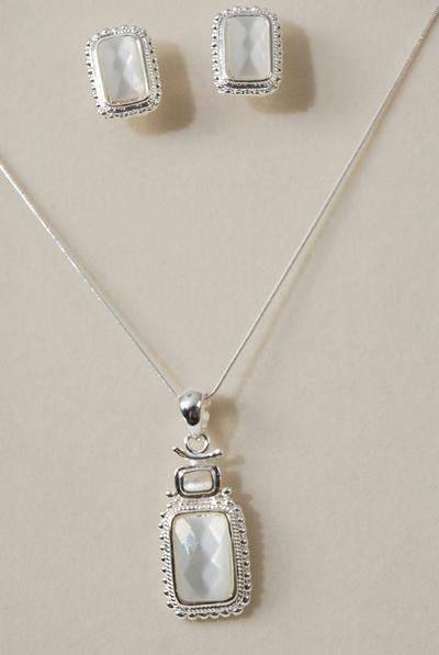 Necklace Sets Silver Snake chain Cat Eye Oblong Pendant/Sets Pendant Size-1.5"x 0.75" Wide,20" Chain,Display Card & Opp bag & UPC Code,Choose Colors                                                    -