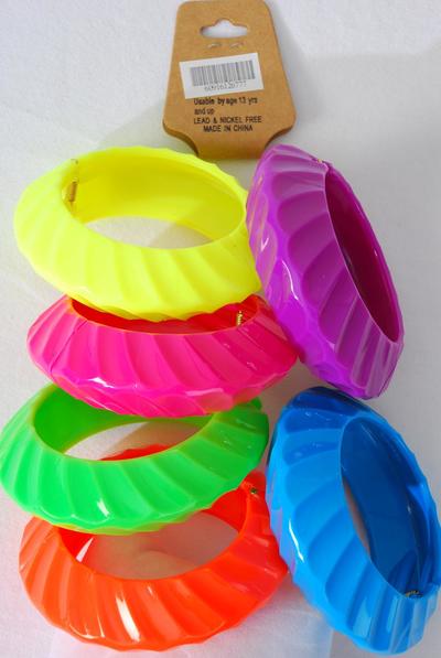 Bracelet Bangle Hinge Acrylic Ridged Saucer Neon Color Asst / 12 pcs = Dozen Hinge , Size-2.75"x 1.25"  Dia Wide , 2 of each Color Asst , Hang tag & OPP bag & UPC Code