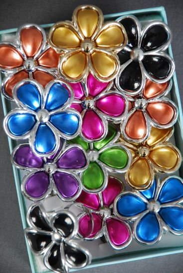 Rings Poly Flower Metallic Multi / 12 pcs = Dozen  Adjustable , Flower Size - 1" Wide , 2 Fuchsia , 2 Blue , 2 Gold , 2 Silver , 2 Purple , 1 Lime , 1 Orange Color Asst
