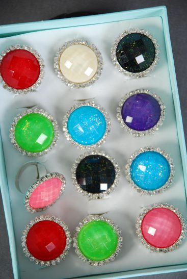 Rings Poly Diamond Cut Clear Rhinestones All Around / 12 pcs = Dozen Adjustable , Face Size - 1" Wide , 2 Black , 2 Red , 2 Aqua , 2 Pink , 2 Lime , 1 Purple , 1 Beige Color Asst