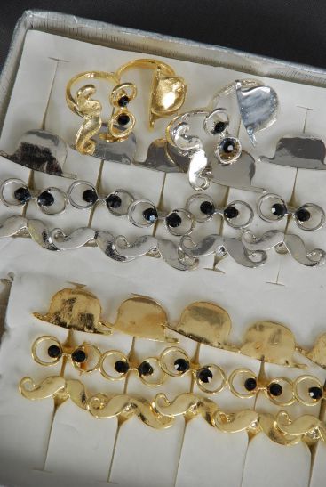 Rings 2 Finger Ring Disguise / 12 pcs = Dozen Size - 1.5" x 1" wide , 6 Gold & 6 Silver Mix , 1 Dozen Display Box w OPP bag & UPC Code 