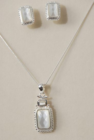 Necklace Sets Snake Chain Cat-eye Oval Pendant White / Sets White , Pendant Size - 1.25" x 0.75" Wide , 24" chain , Display Card & Opp Bag & UPC Code  