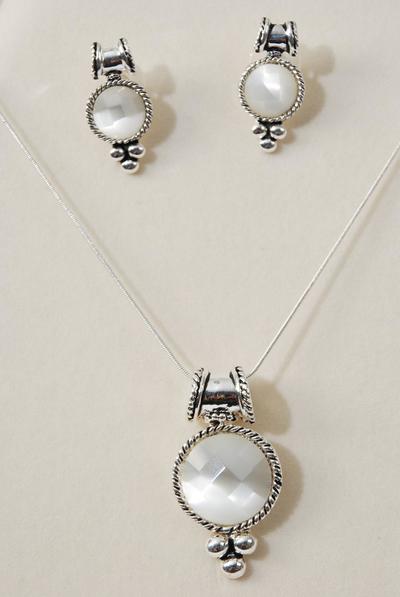 Necklace Sets Snake chain Round Cat-eye Pendant / Sets Pendant Size - 2" x 1" Wide , 20" Chain , Display Card & Opp Bag & UPC Code , Choose Colors
